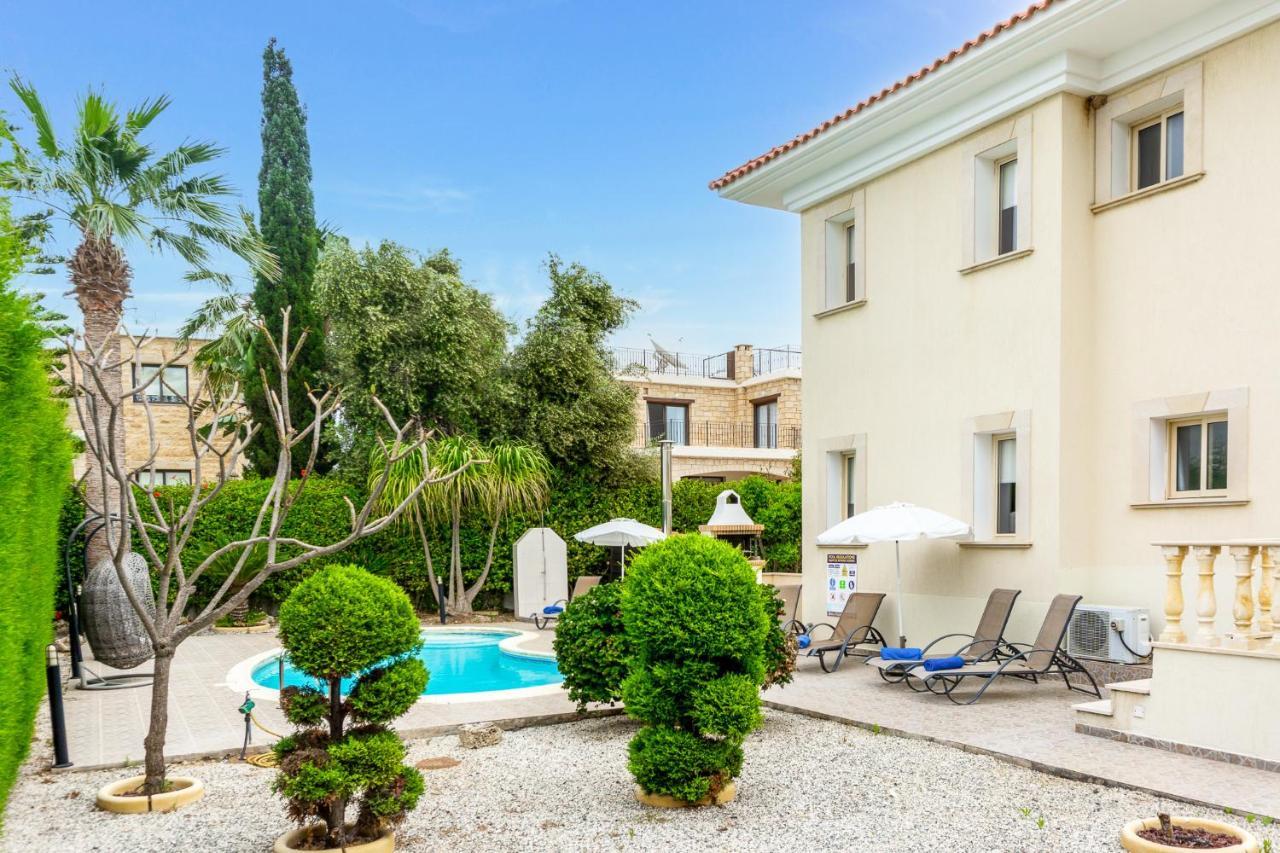Villa Deja Blue By Ezoria Villas كورال باي المظهر الخارجي الصورة