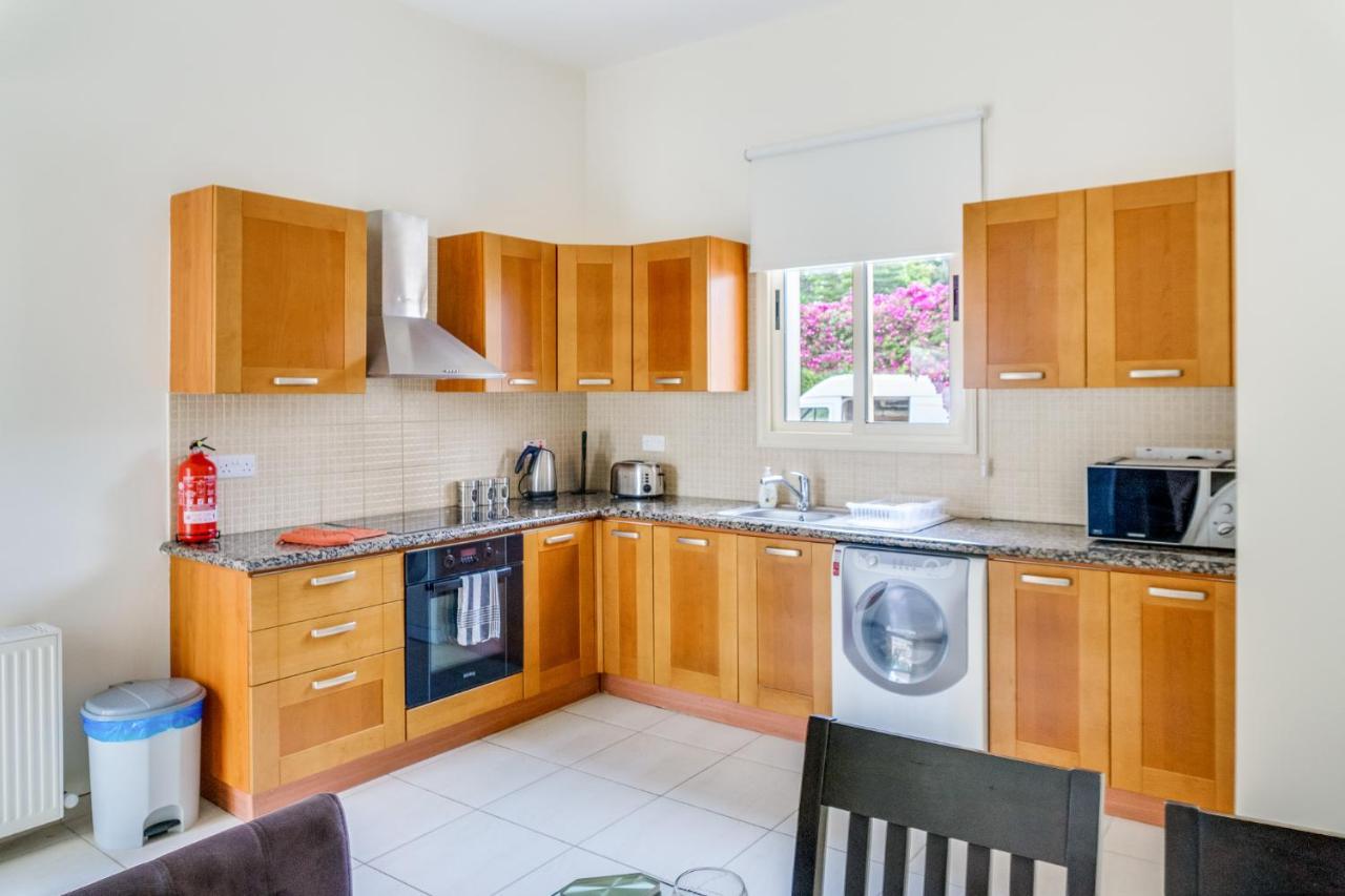 Villa Deja Blue By Ezoria Villas كورال باي المظهر الخارجي الصورة